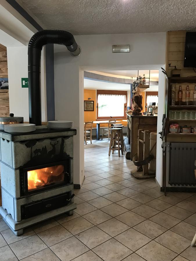 Sasso Nero Chiesa in Valmalenco Exterior foto